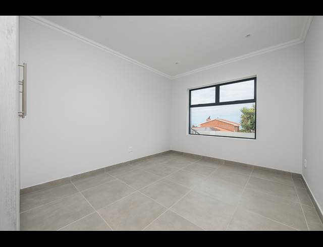 3 BEDROOM DUET TO LET IN DANA BAY
